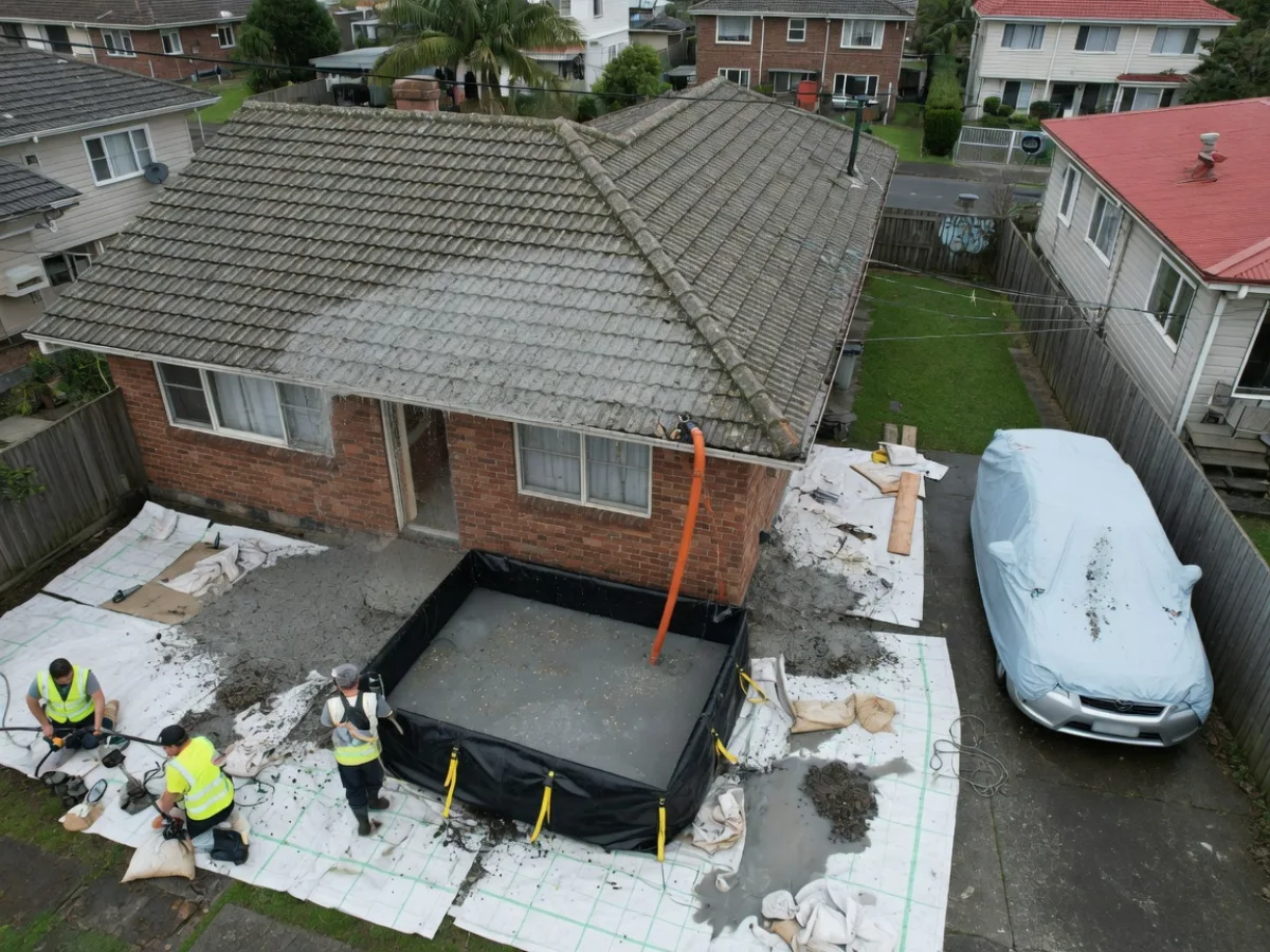 Managing grit, runoff and close neighbours during Auckland roof restoration, Tomar Contracting Auckland