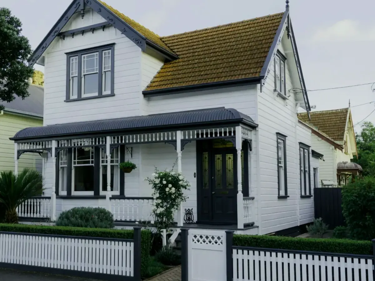 Uniform film thickness and roof coating systems, Tomar Contracting Auckland