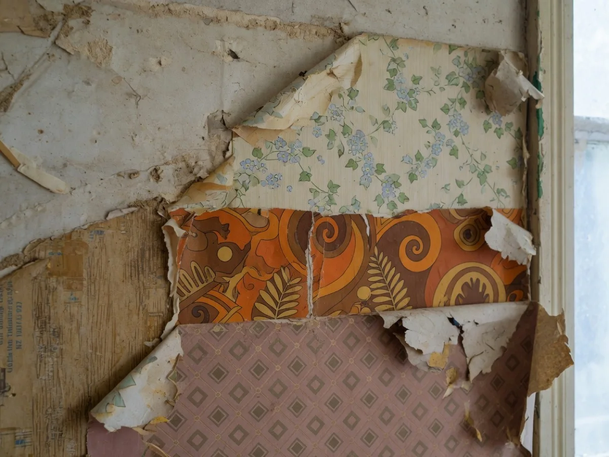 Villa and bungalow multi-layer wallpaper surprises on Auckland character homes, Tomar Contracting Auckland